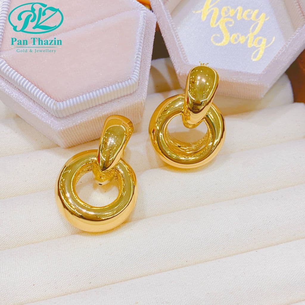Yellow Gold Earring